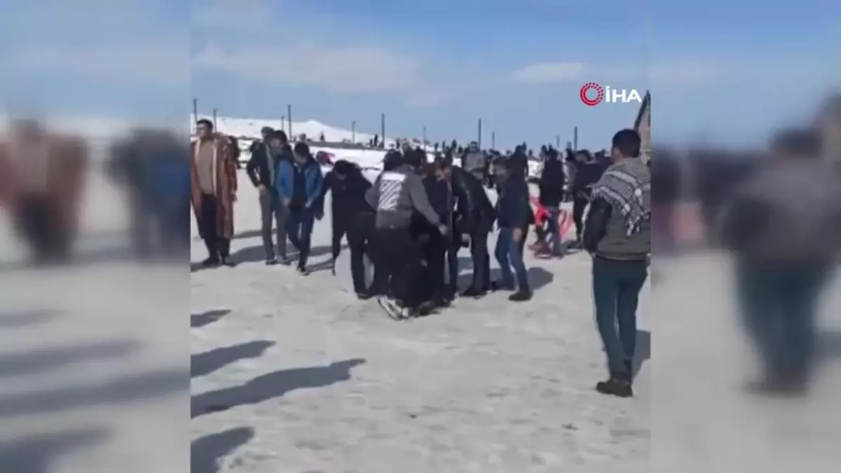 Halay çekenlere davul çalarken hayatını kaybetti... O anlar kamerada