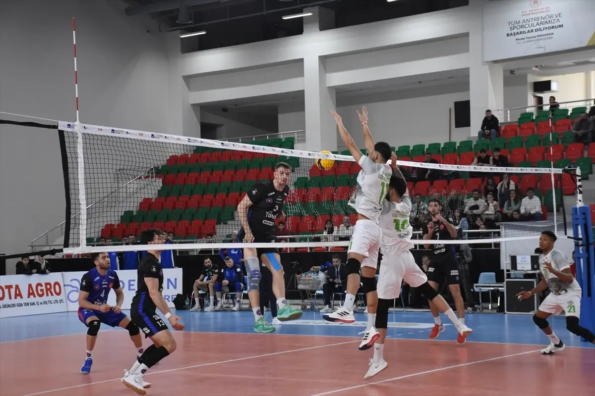 Halkbank, RAMS Global Cizre Belediyespor\'u 3-1 yendi