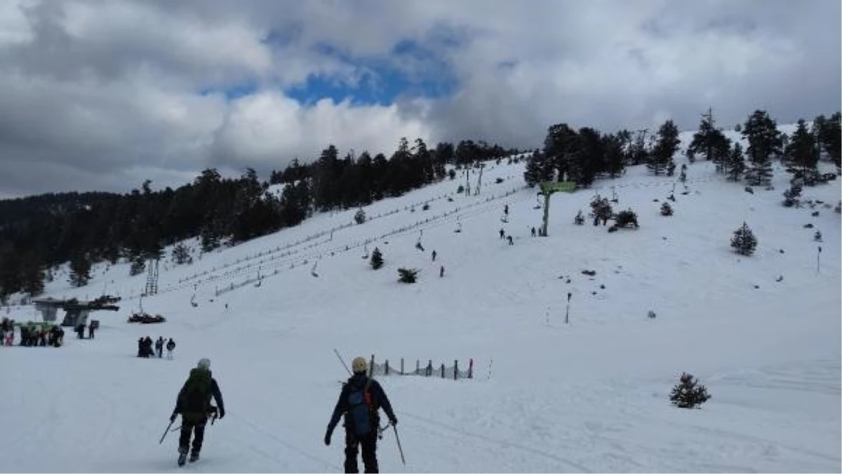 Kartalkaya Kayak Merkezi\'nde Telesiyejde Mahsur Kalan 40 Tatilci Kurtarıldı