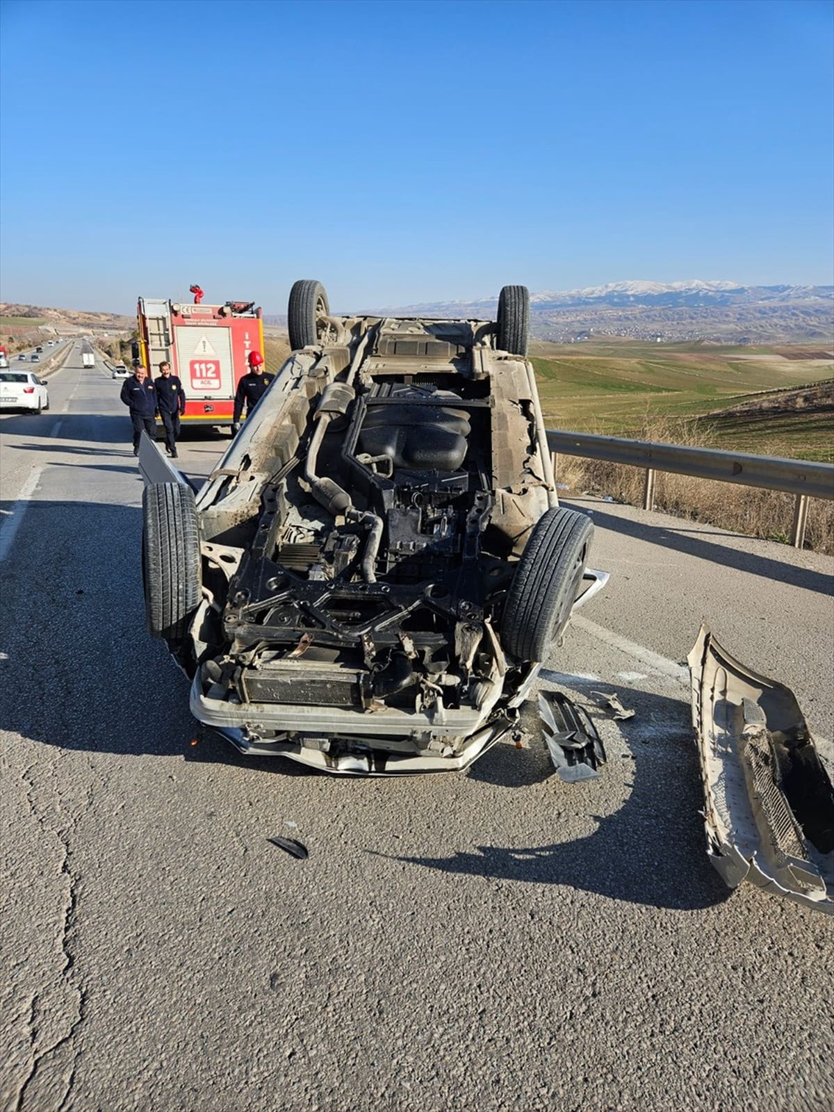 Kırıkkale\'de Bariyere Çarpan Araçta Sürücü Yaralandı