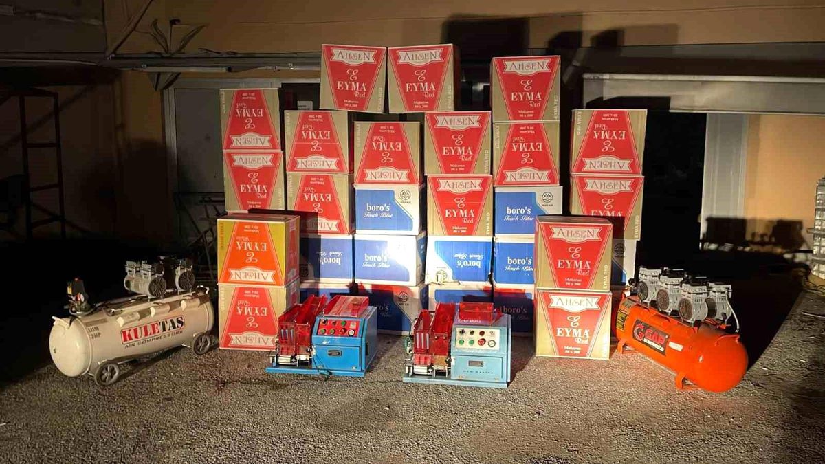 Kocaeli\'de 180 bin dolu ve boş kaçak makaron ile 400 kilo açık tütün ele geçirildi