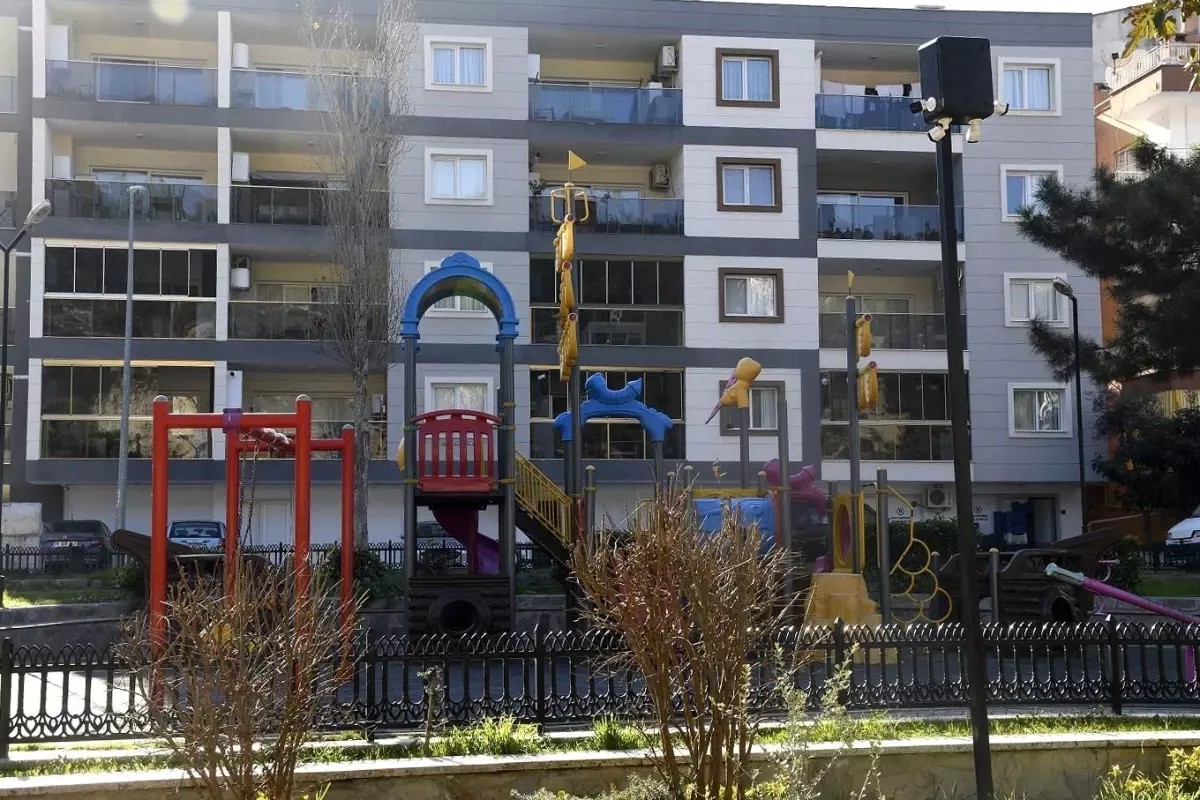 Kuşadası Belediyesi Parklara Yüksek Çözünürlüklü Kameralar Kurdu