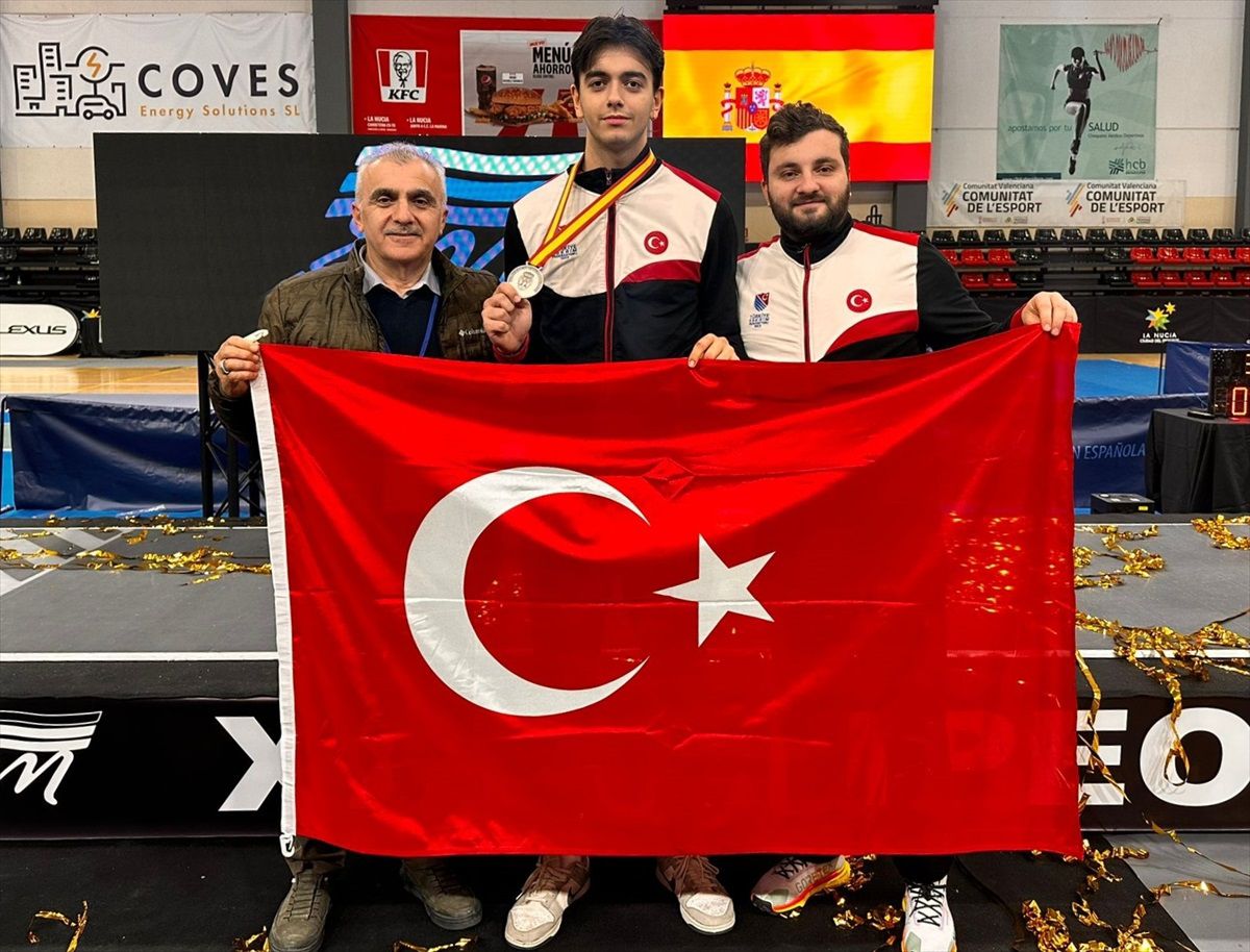 Toprak Altınçekiç, İspanya\'da gümüş madalya kazandı