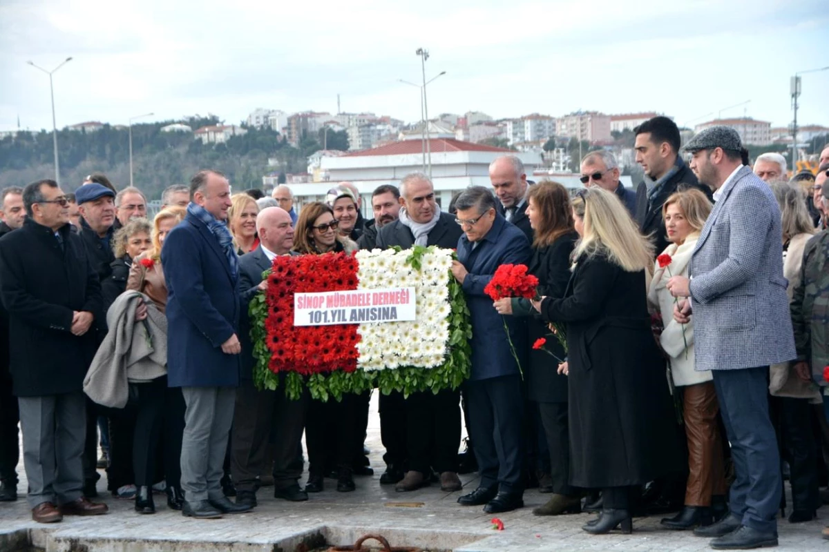 Sinop\'ta mübadelenin 101. yıl dönümü anısına denize çelenk bırakıldı