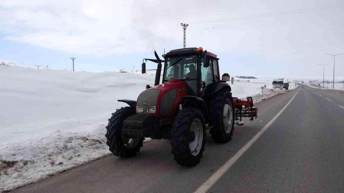 Traktör Nakliyesi İçin Fahiş Fiyat İsteyen Nakliyecilere İnat, Vatandaş 3 Günde Bitlis\'e Geldi