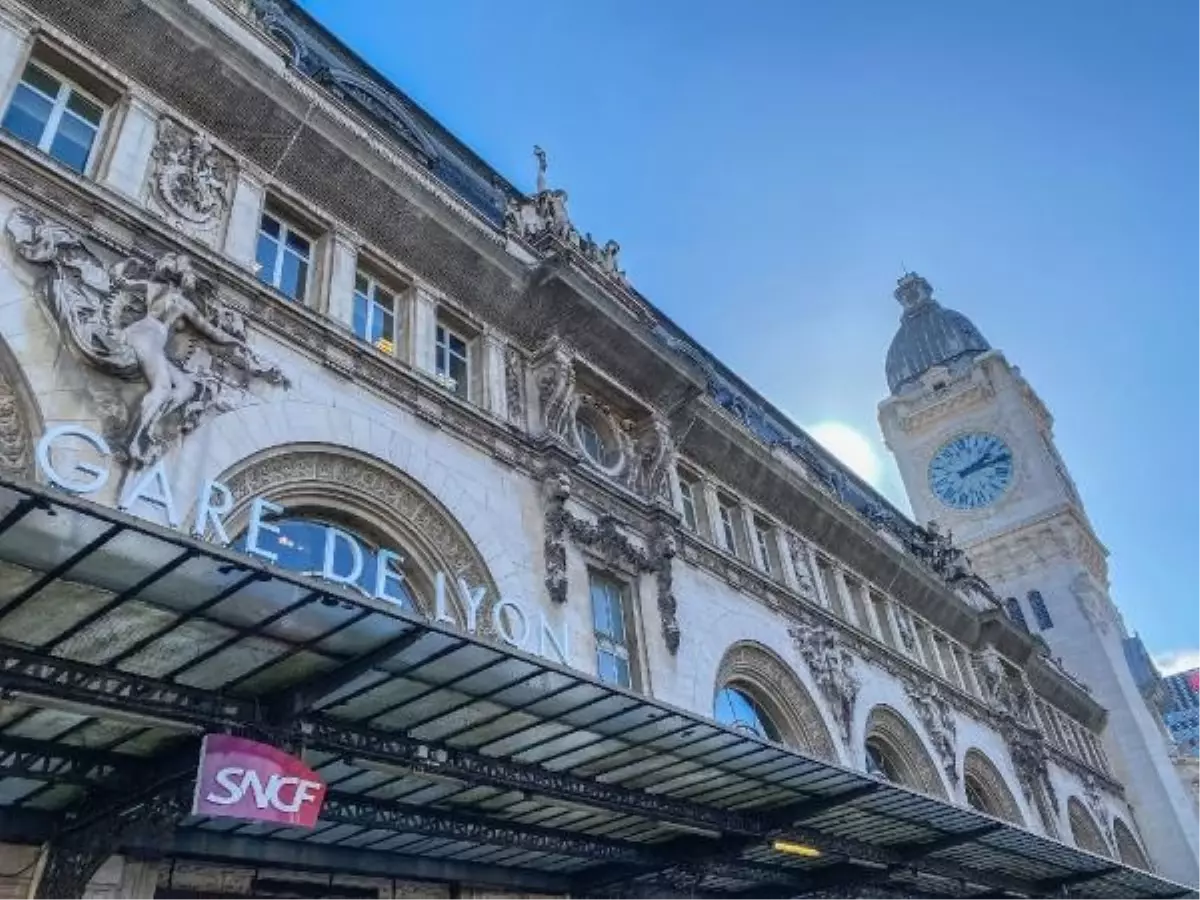 Paris\'teki Lyon Garı\'nda Bıçaklı Saldırı: 3 Yaralı