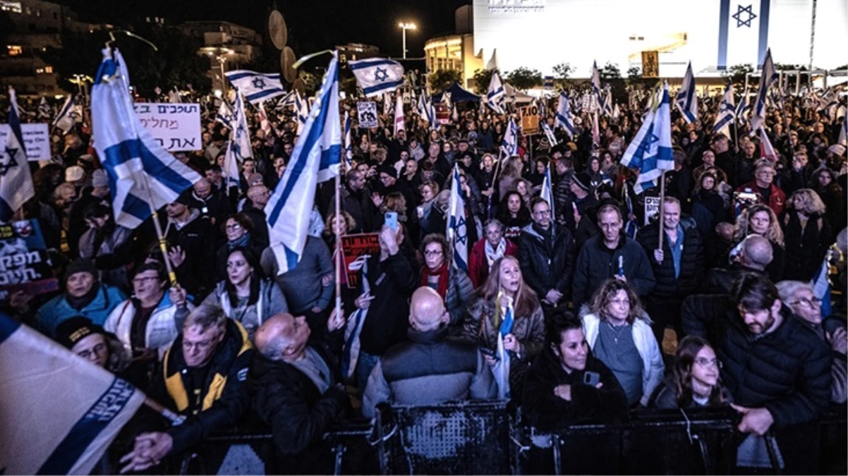 Tel Aviv\'de Netanyahu\'ya karşı protesto düzenlendi