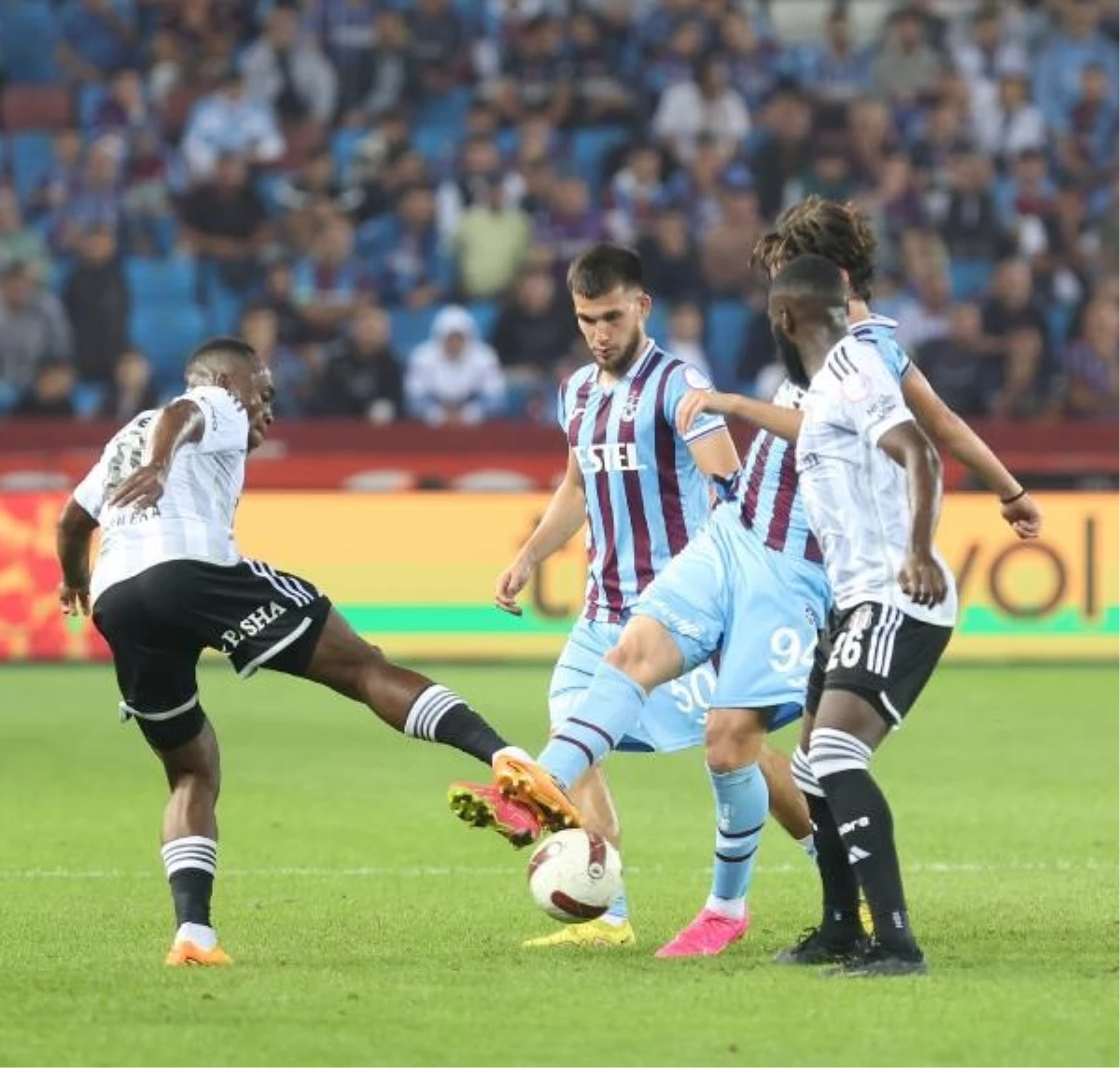 Trabzonspor, Beşiktaş deplasmanında galibiyet arıyor