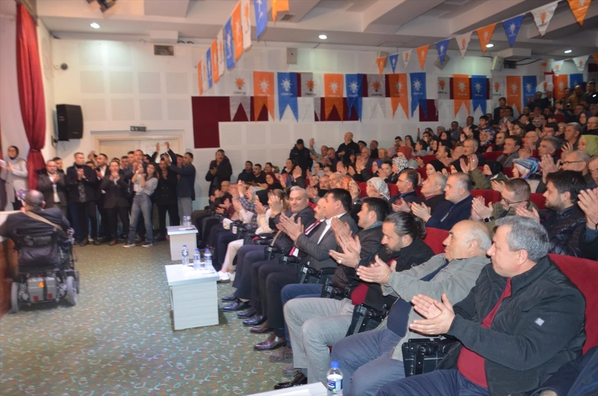AK Parti Demirci Belediye Başkan Adayı Erkan Kara, ilçeyi daha yaşanabilir hale getirmeyi hedefliyor