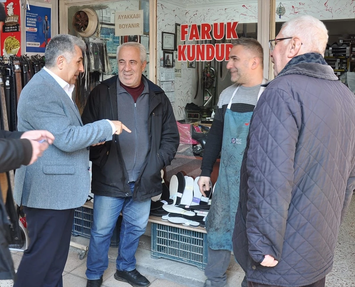AK Parti Karabağlar Belediye Başkan Adayı Mehmet Sadık Tunç, Esnafı Ziyaret Etti