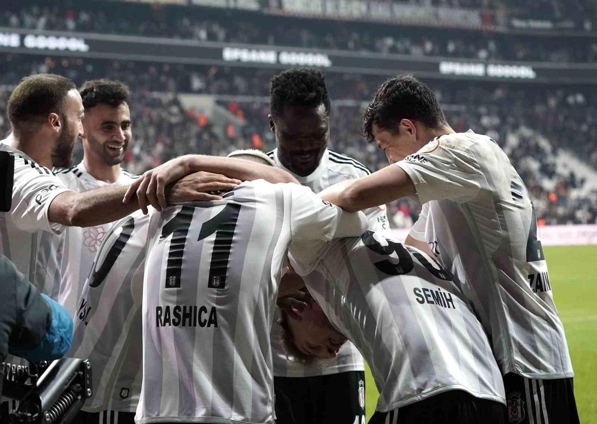 Beşiktaş, Trabzonspor\'u mağlup ederek büyük bir galibiyet aldı