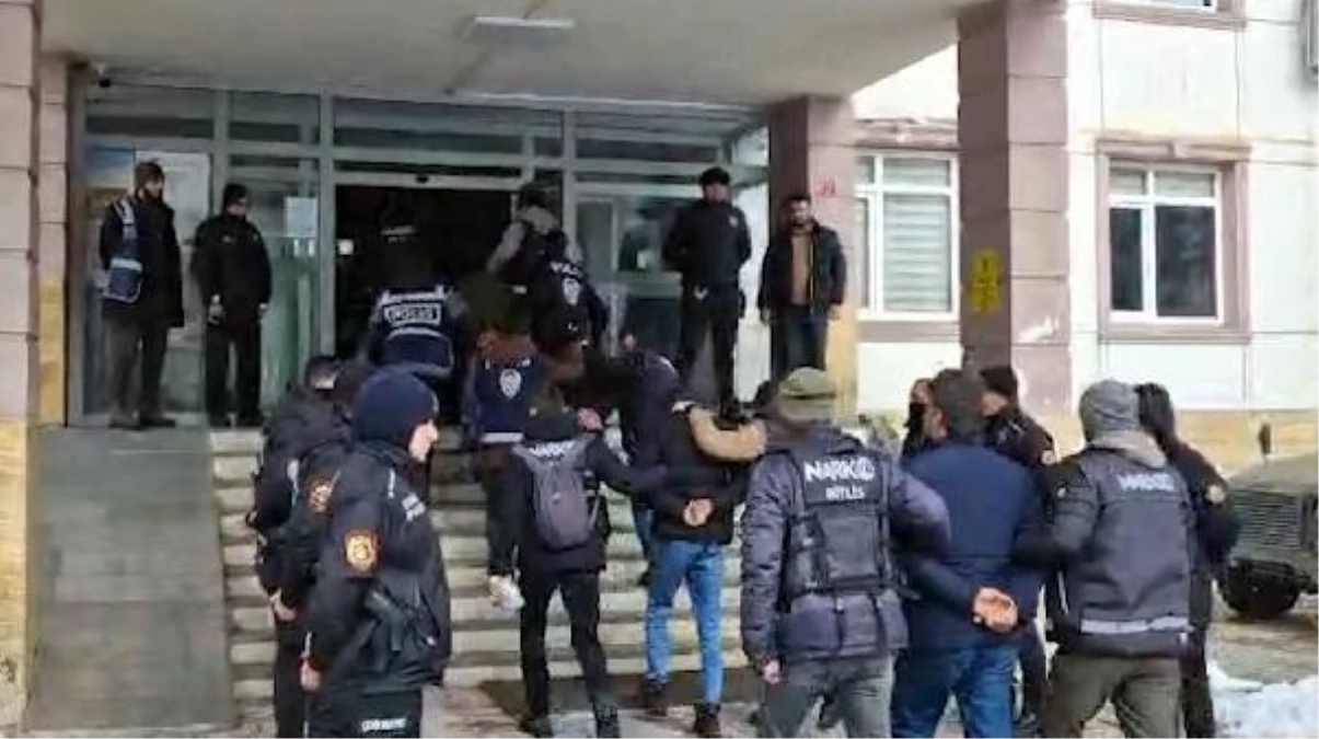 Bitlis\'te uyuşturucu operasyonu: 9 tutuklama