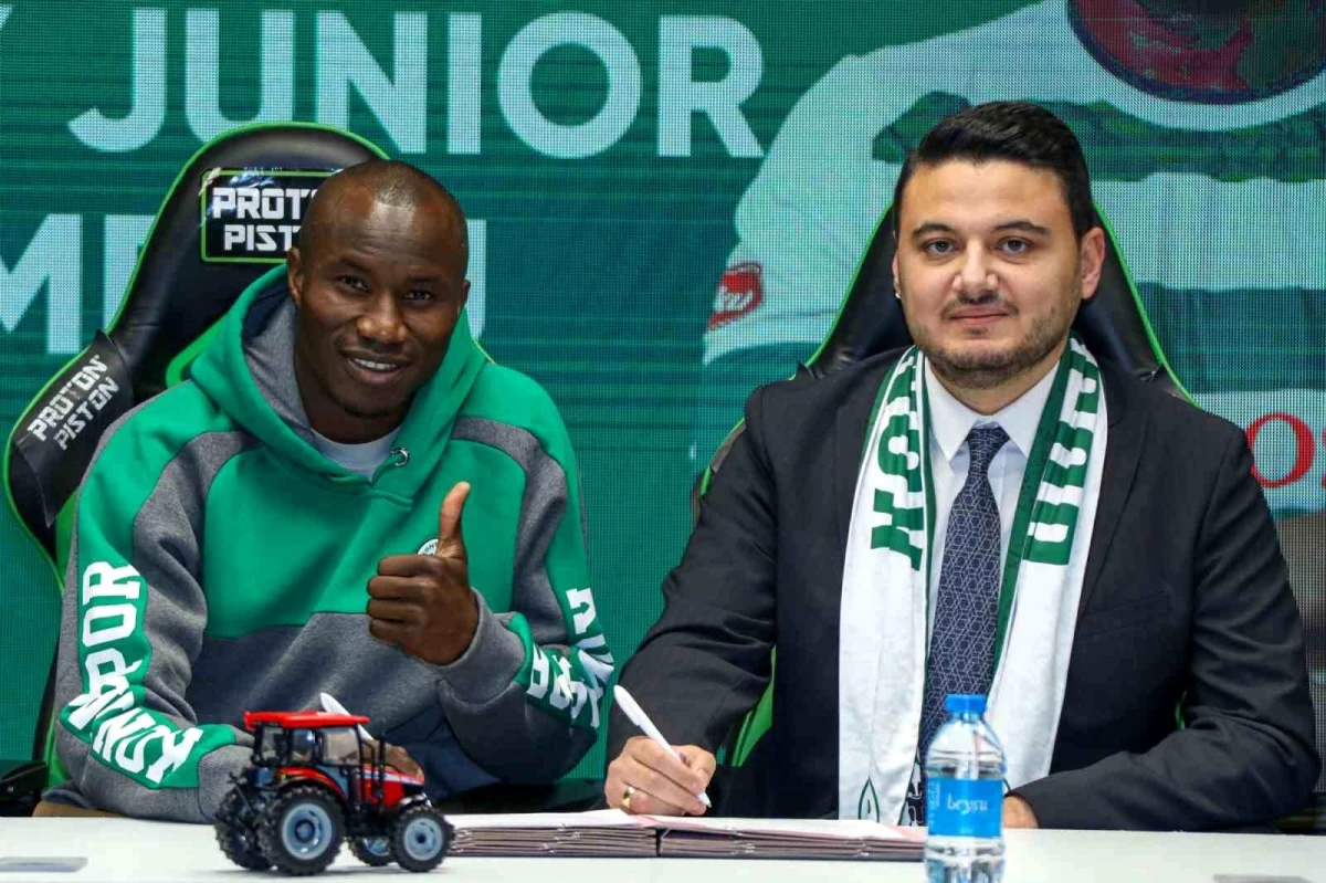 Konyaspor, Senegalli forvet Bouly Junior Sambou ile sözleşme imzaladı