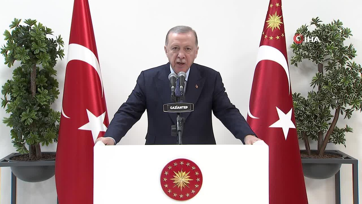 Cumhurbaşkanı Erdoğan: "En son hak sahibi vatandaşımız konutuna yerleşinceye kadar bize durmak dinlenmek yok"