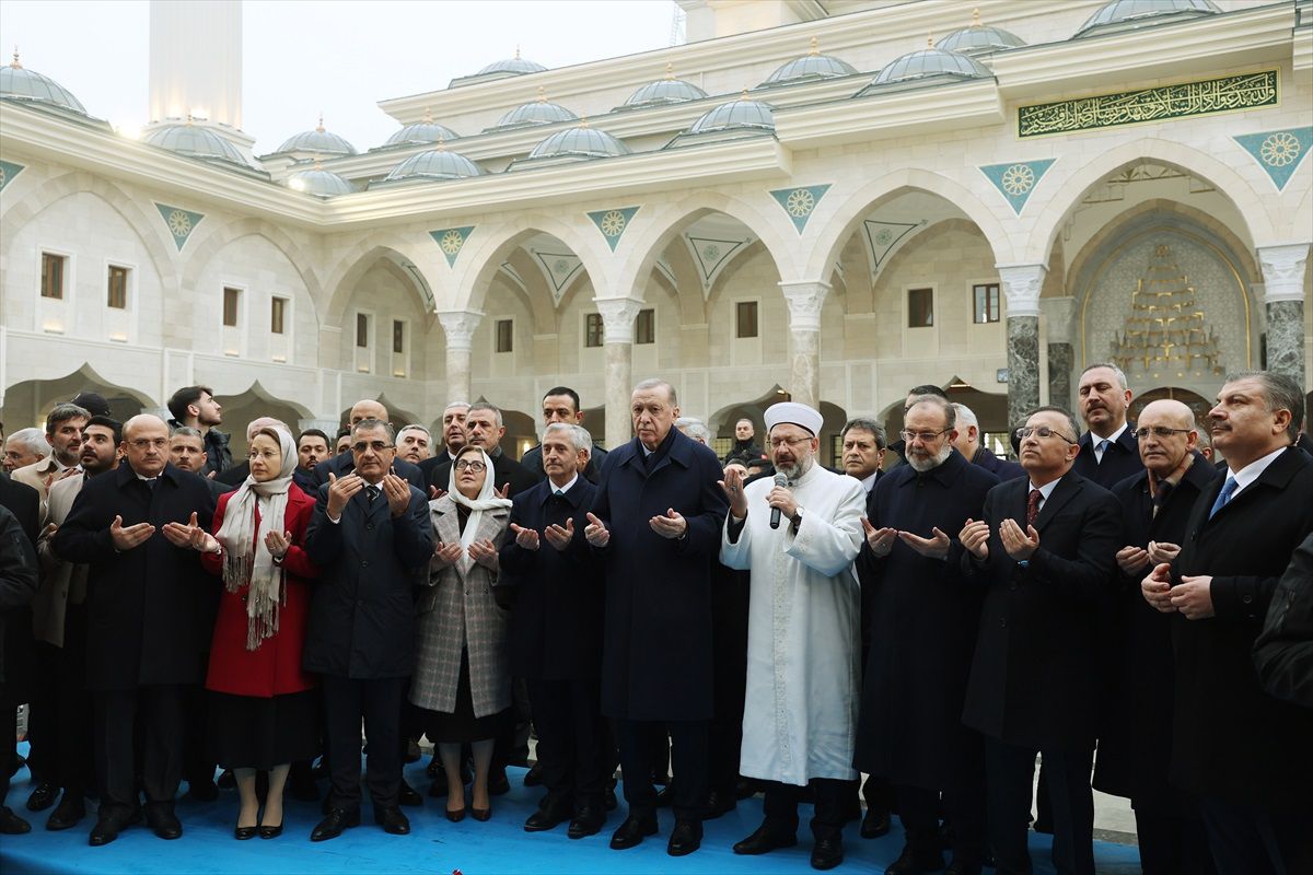 Cumhurbaşkanı Erdoğan: Camiler, birlik ve beraberliğin sembolüdür