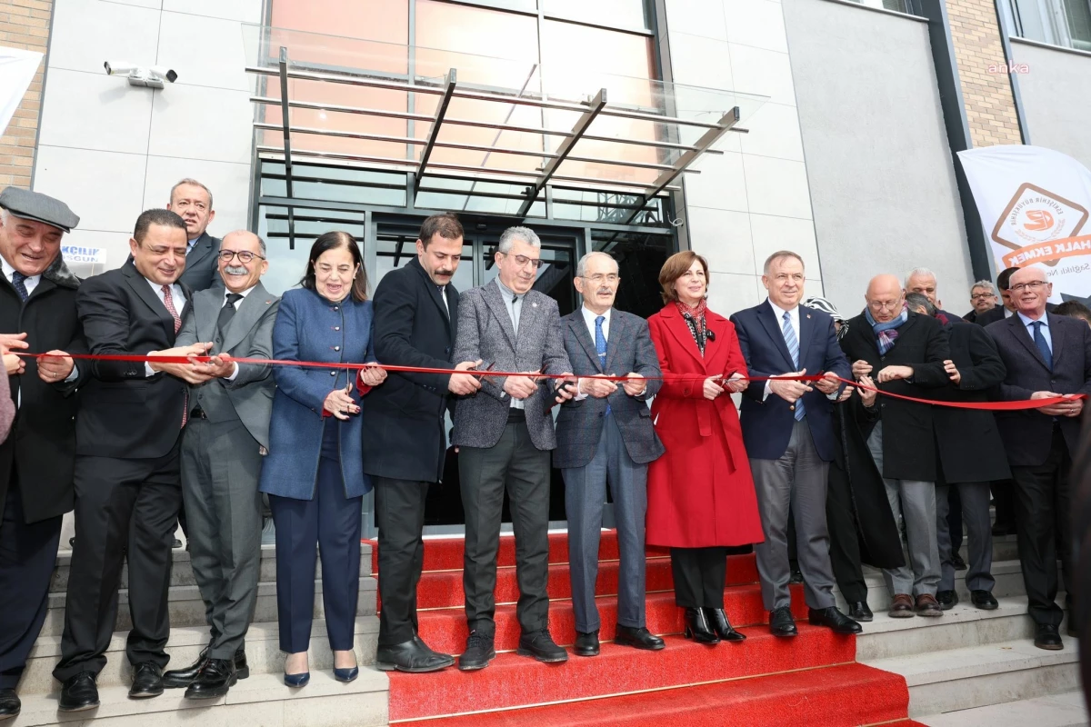 Eskişehir Büyükşehir Belediyesi\'nin Halk Ekmek Unlu Mamuller Fabrikası Hizmete Açıldı