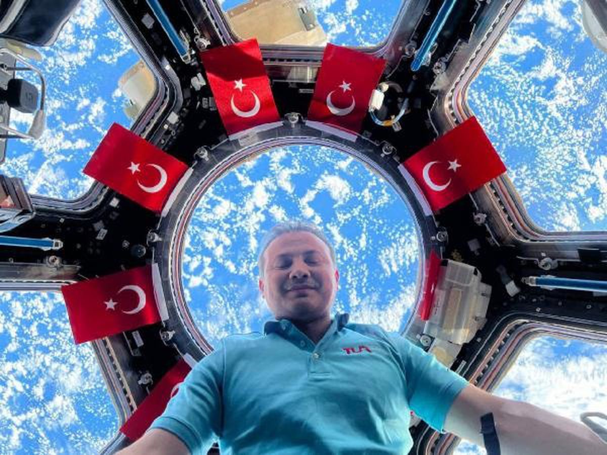 Türkiye\'nin İlk Astronotu Alper Gezeravcı, Dünyaya Dönüşünü Sabırsızlıkla Bekliyor