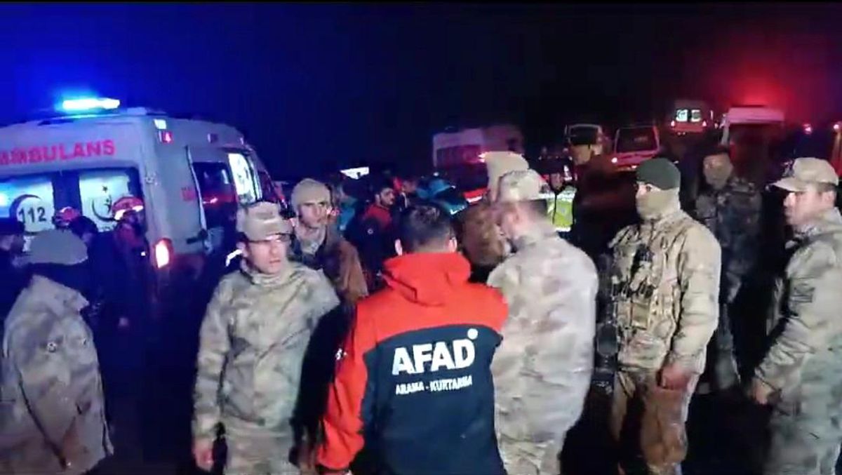 Gaziantep\'te polis helikopteri kaza sonucu düştü, 2 pilot şehit oldu