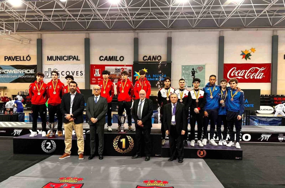 La Nucia\'da düzenlenen Eskrim Akdeniz Şampiyonası\'nda Türk takımları bronz madalya kazandı