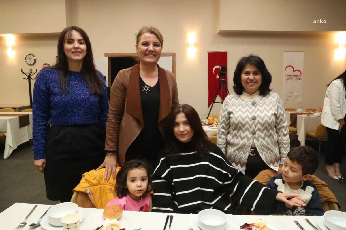 İzmit Belediye Başkanı Fatma Kaplan Hürriyet, Tüysüzler Çınar Çocuk Evi\'nde öğrenciler ve aileleriyle buluştu