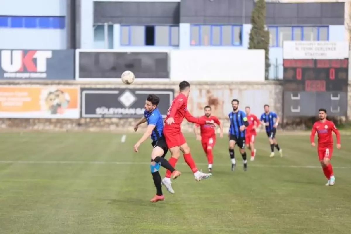 Karacabey Belediyespor ile Serik Belediyespor 1-1 berabere kaldı