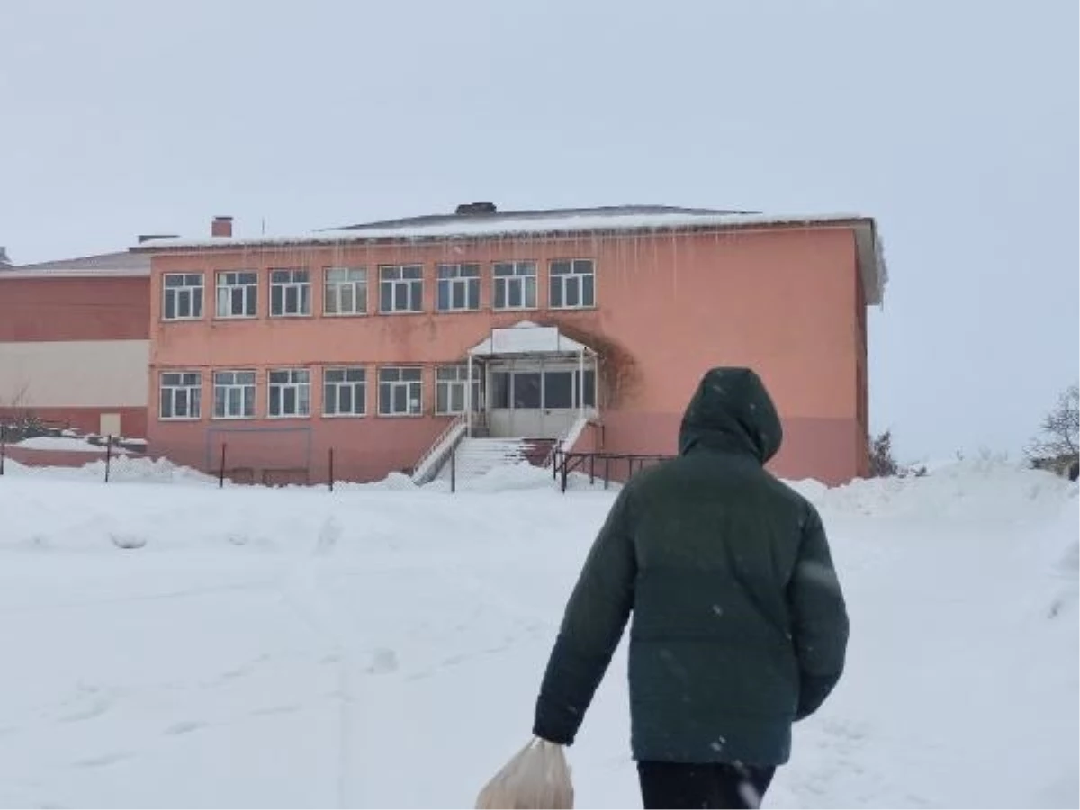 Karlıova\'da Okullar 1 Gün Tatil Edildi