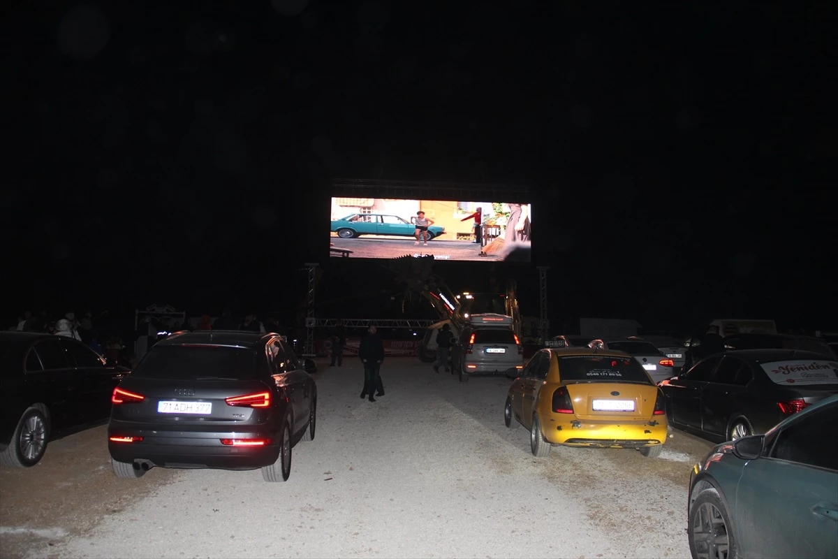 Kırıkkale\'de açık havada "arabalı sinema" etkinliği düzenlendi
