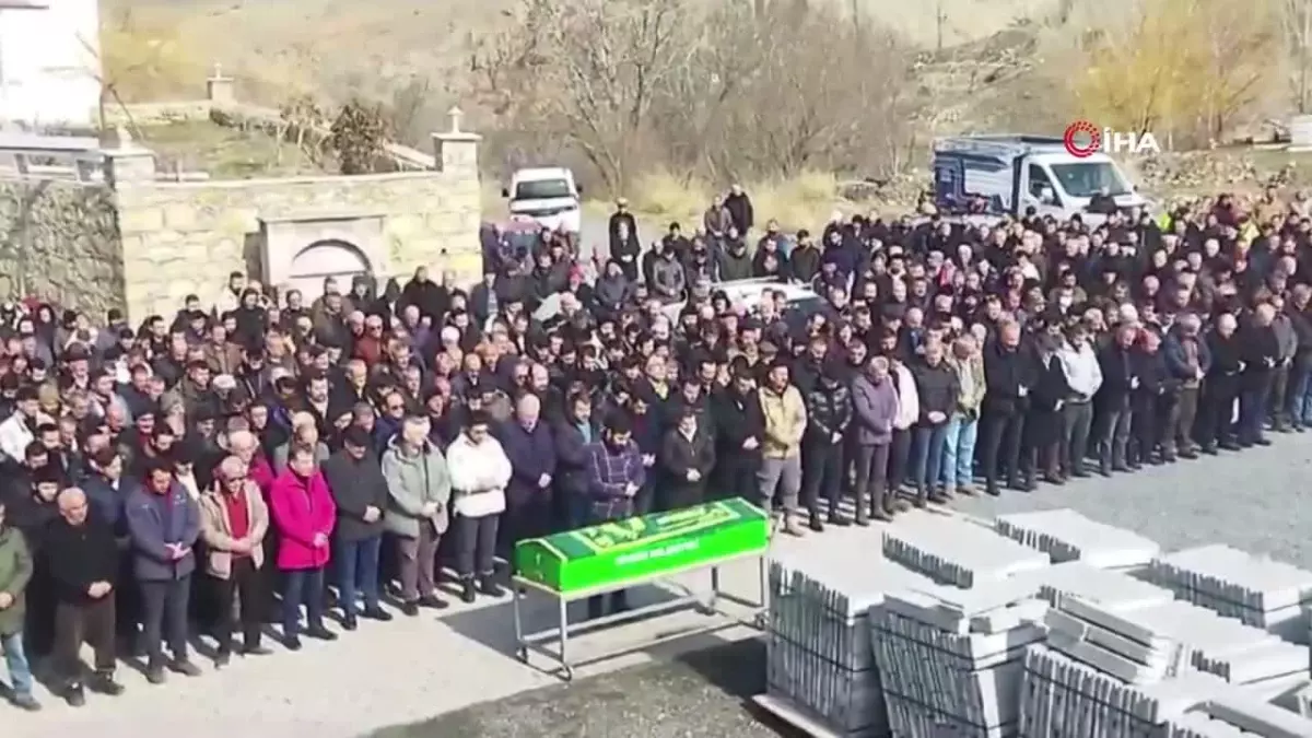 Kuzey Marmara Otoyolu'ndaki kaza da hayatını kaybeden şoför son yolculuğuna uğurlandı