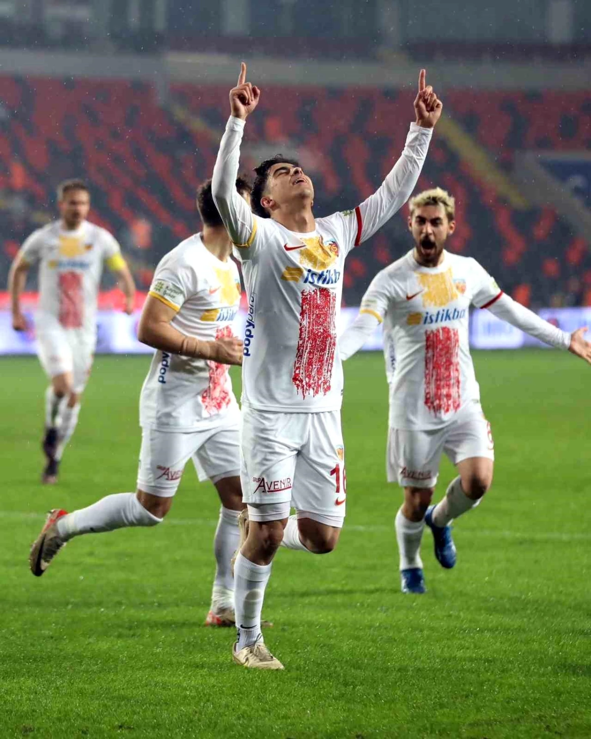 Kayserispor\'un genç futbolcusu Mehmet Eray Özbek, Gaziantep FK maçında ilk golünü attı