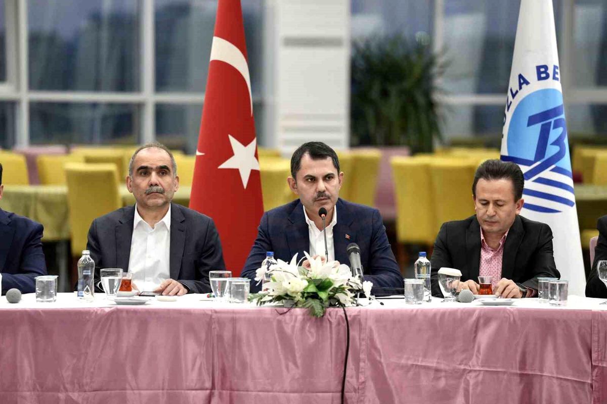 Murat Kurum, Tuzla\'da TOKİ hak sahipleriyle buluştu