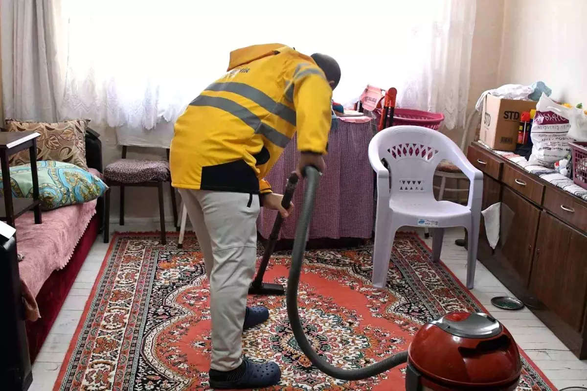 Samsun Büyükşehir Belediyesi, ihtiyaç sahibi vatandaşlara ev hizmeti sunuyor