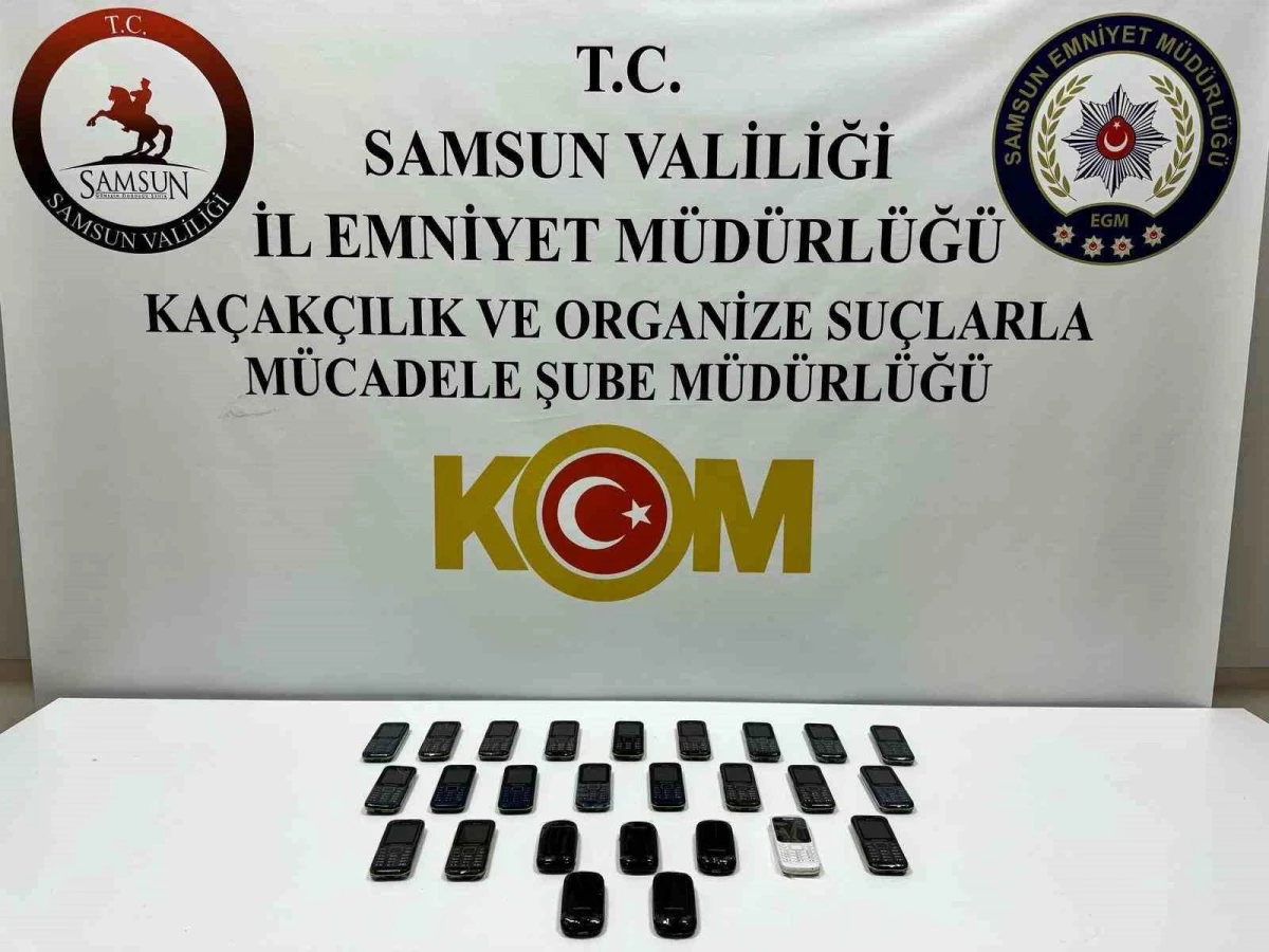 Samsun\'da KOM polisi tarafından gümrük kaçağı cep telefonu ele geçirildi