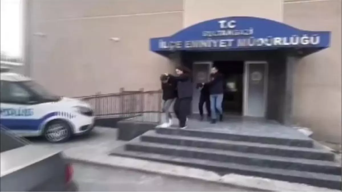 Sultangazi\'de Kuyumcu Soygunu Şüphelileri Tutuklandı