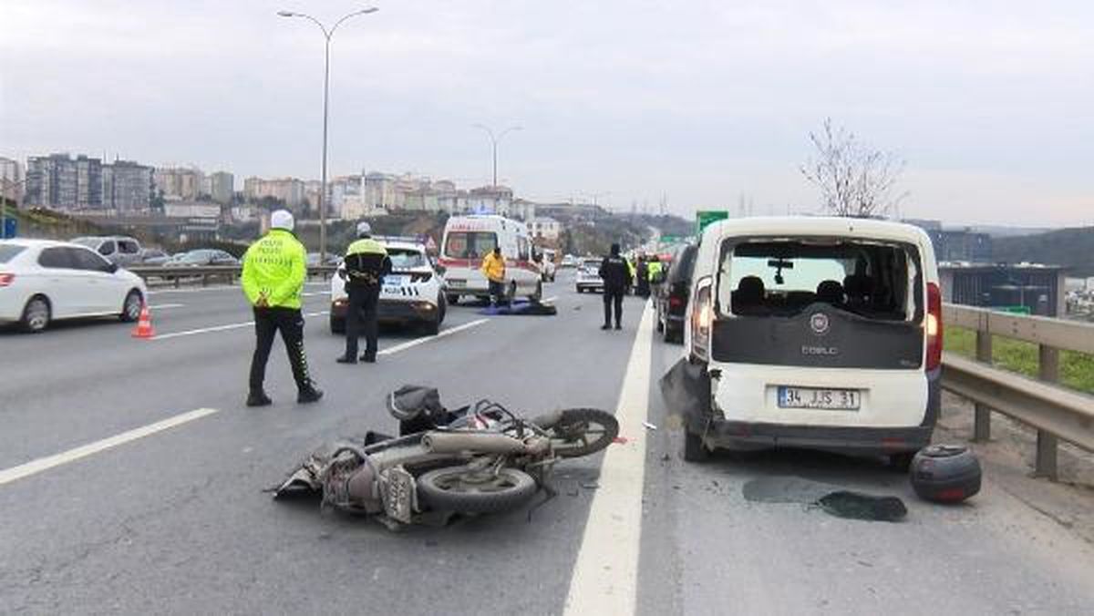 TEM Otoyolunda Motosikletli Kurye Hayatını Kaybetti