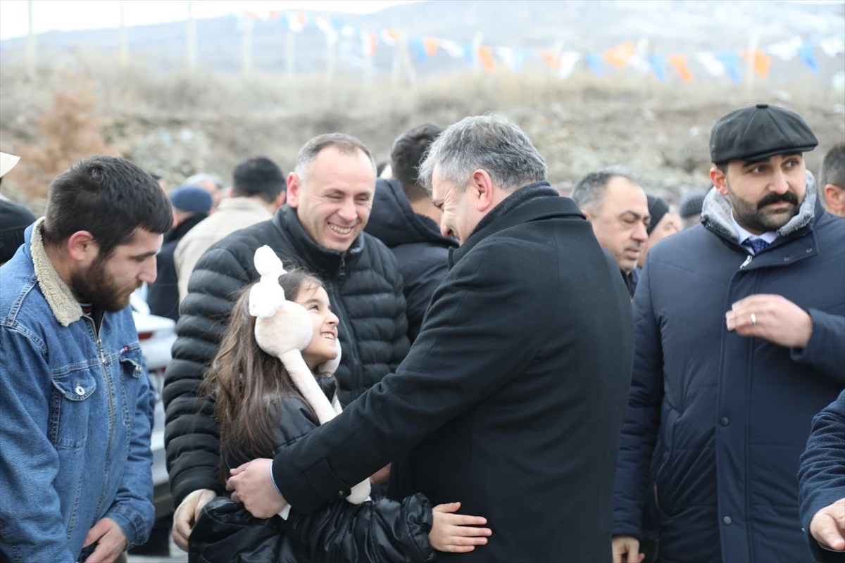 AK Parti\'den Çubuk Belediye Başkanlığına yeniden aday gösterilen Baki Demirbaş, baba ocağı Camili Mahallesi\'nde karşılandı