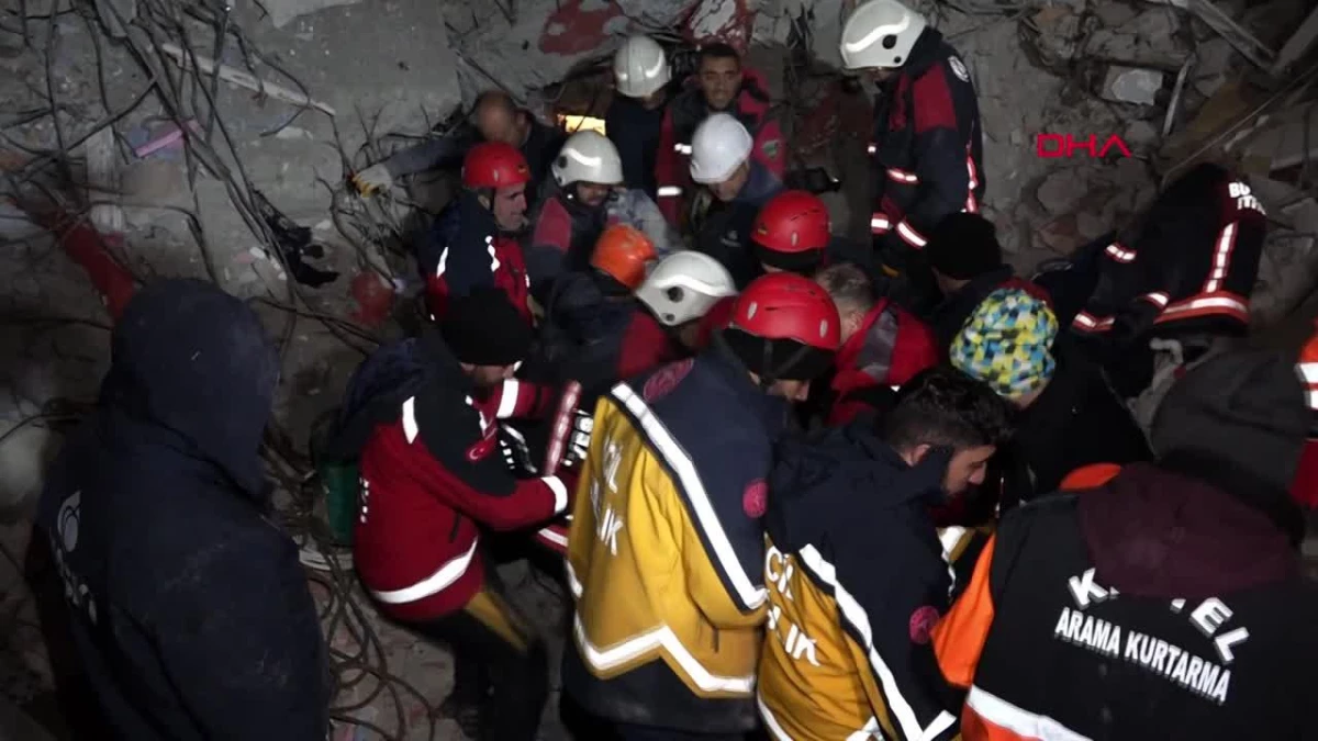 Malatya İtfaiye Personelleri Depremde 600 Kişiyi Kurtardı