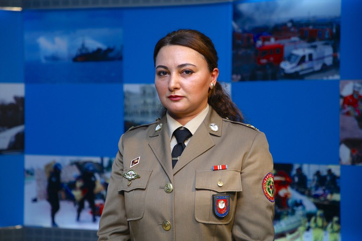 Azerbaycanlı Arama Kurtarma Ekipleri Türkiye\'ye Yardıma Koştu