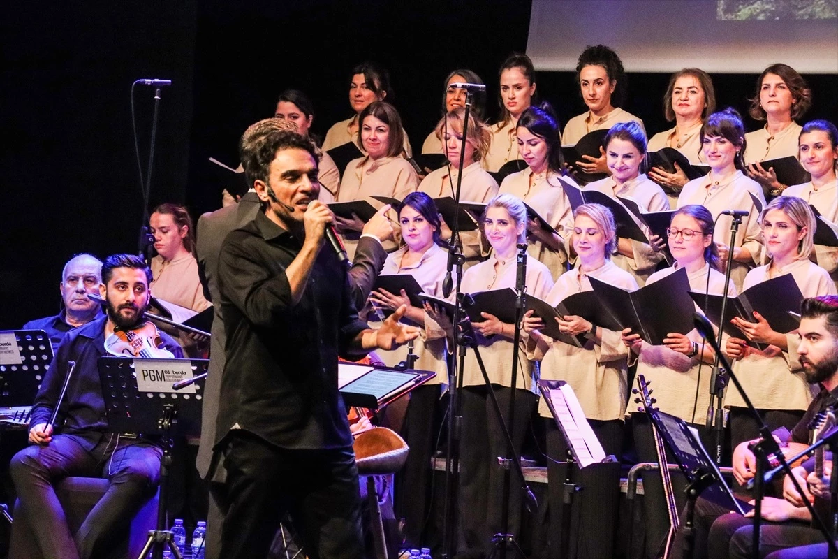 Adana\'da Depremin Birinci Yılında \'11 İlin Türküsü\' Konseri Düzenlendi