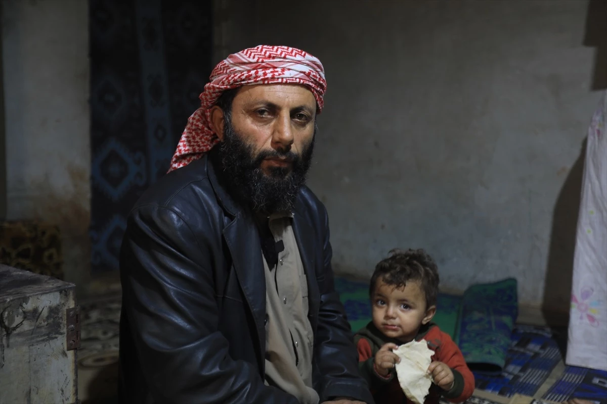 Afrin\'deki depremde ailesini kaybeden baba: Çocuklarım annelerinin öldüğüne inanamıyor