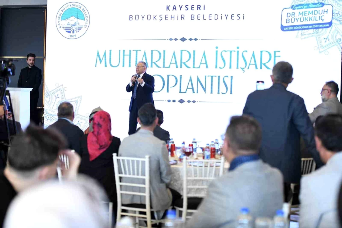 Kayseri Büyükşehir Belediye Başkanı Muhtarlarla İstişare Toplantısı Gerçekleştirdi