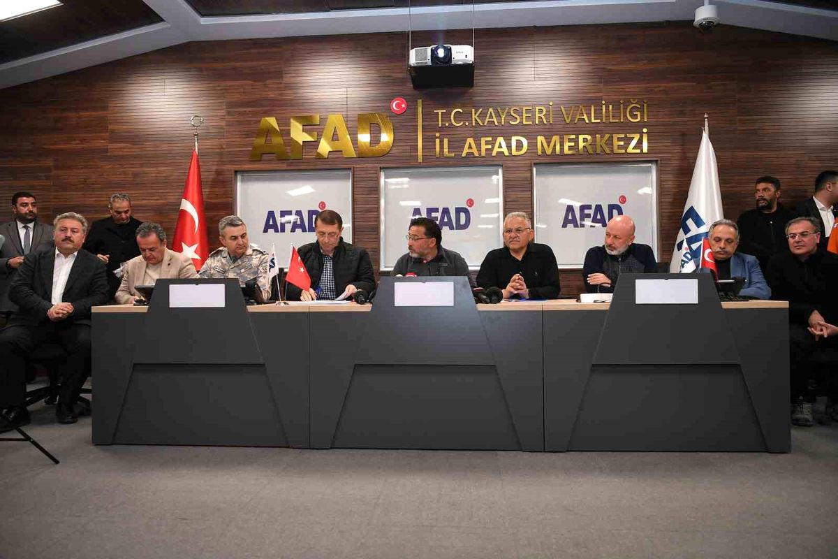 Kayseri Büyükşehir Belediye Başkanı Dr. Memduh Büyükkılıç, Kahramanmaraş depremlerinin yıl dönümünde dayanışmayı vurguladı