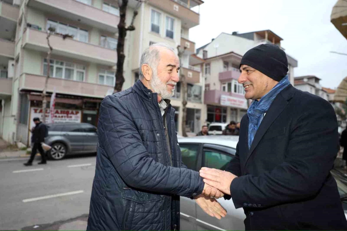 Körfez Belediye Başkanı Şener Söğüt, esnafı gezdi