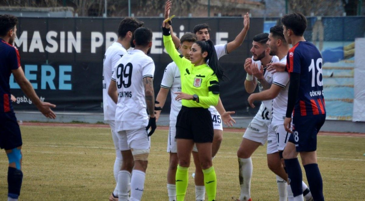 Tepecikspor-Manisa 1965 Maçının Ardından Arbede Yaşandı