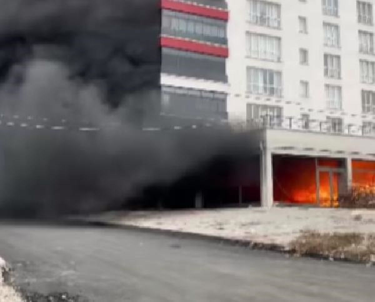 Mamak\'ta boş dükkanda çıkan yangın korkuya neden oldu