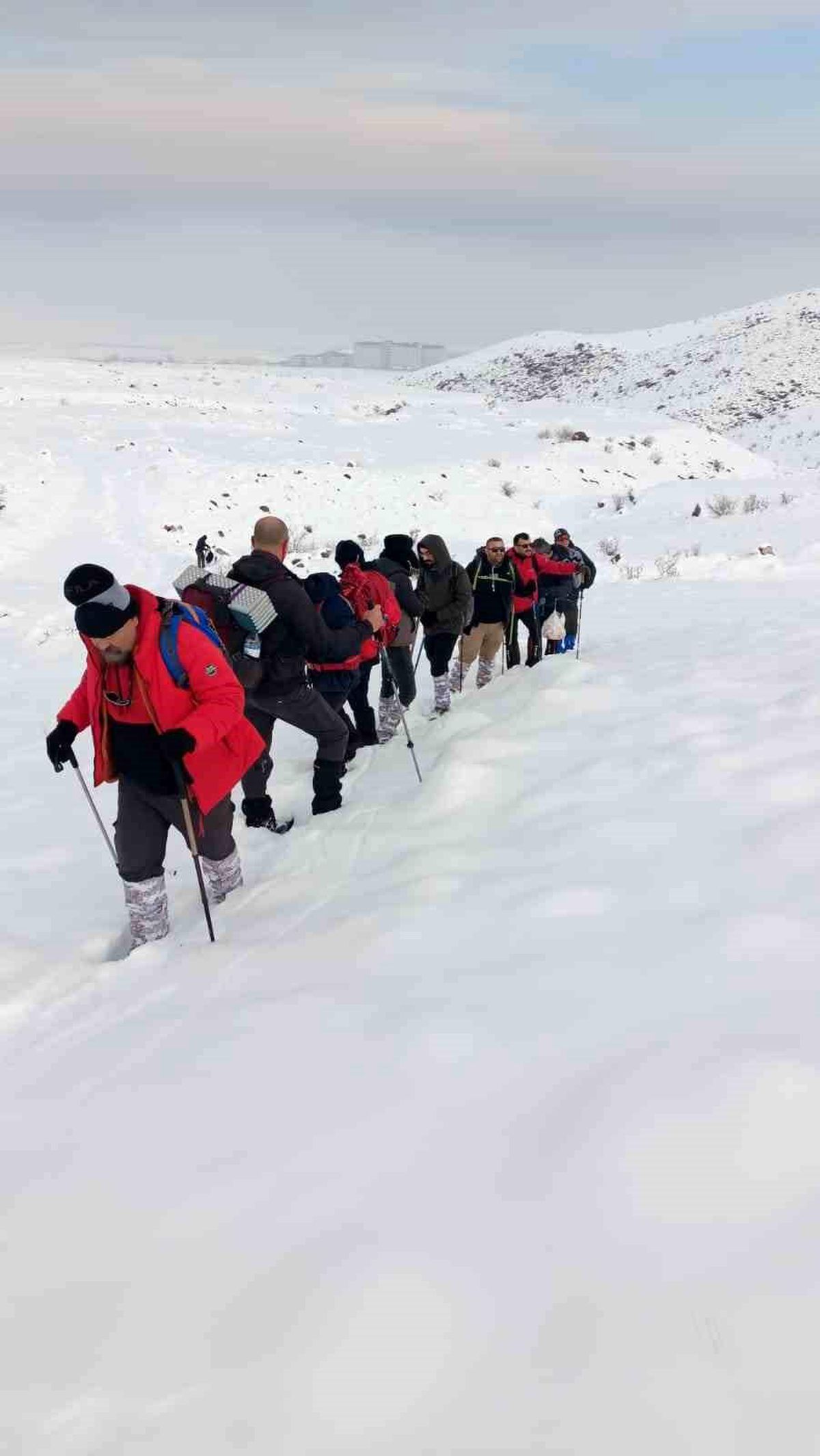 Iğdır Dağcılarından Depremde Hayatını Kaybedenler İçin Dua Tırmanışı