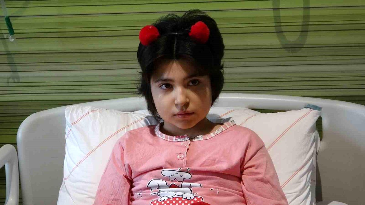 Depremde yaralanan Aysima\'nın tedavisi sürüyor