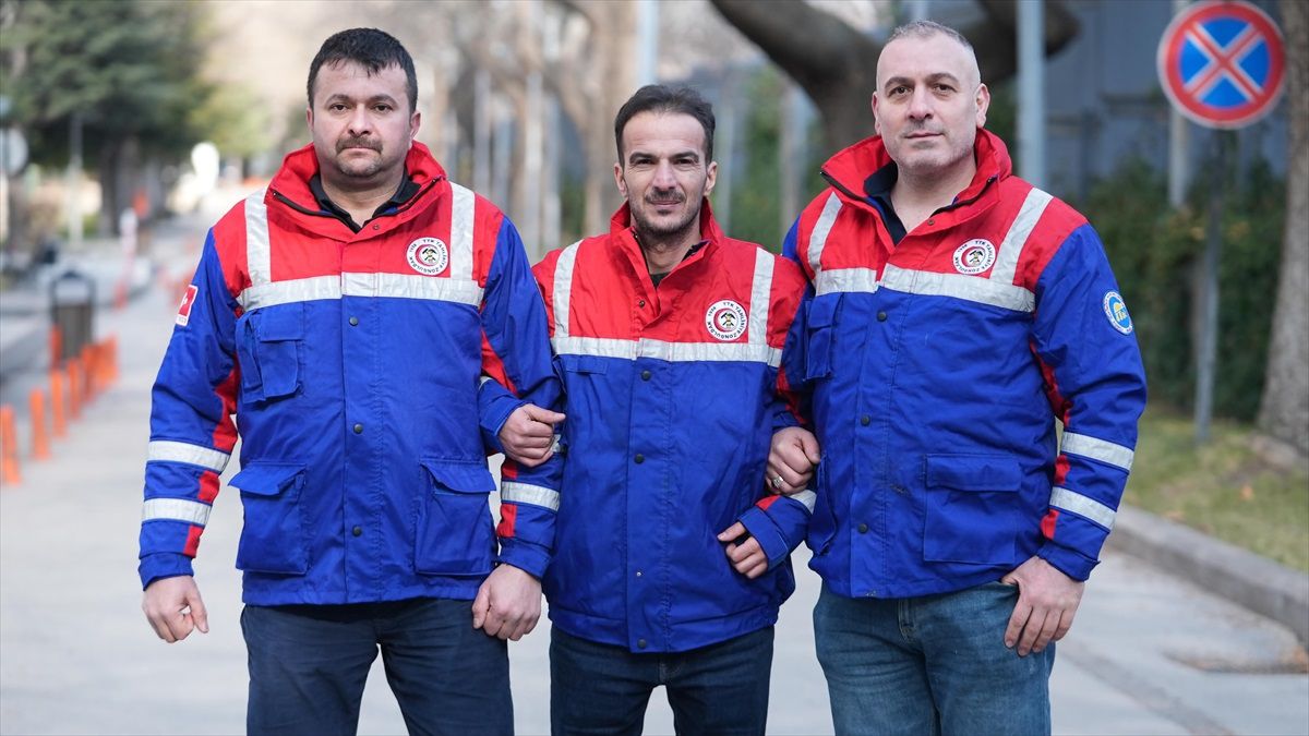 Depremde kurtarılan aile ve madenciler bir yıl sonra buluştu