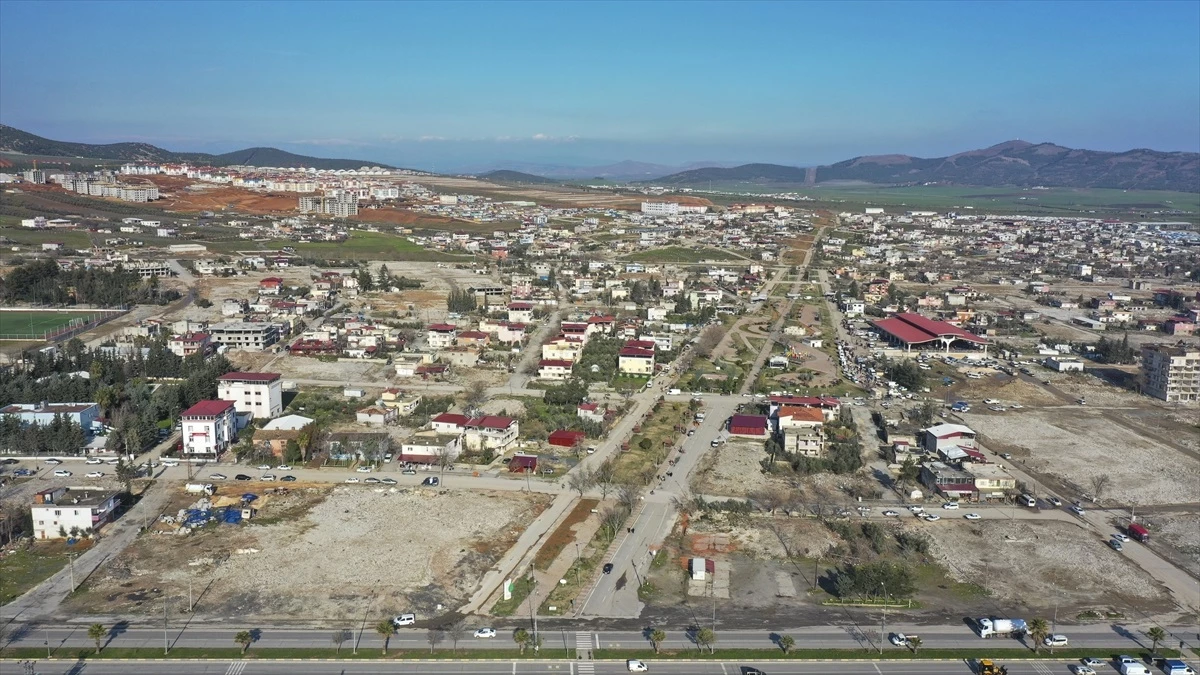 Gaziantep Valisi Kemal Çeber: Kahramanmaraş merkezli depremlerden etkilenen kentte 33 bin kişiye 500 milyon liraya yakın kira desteği verildi