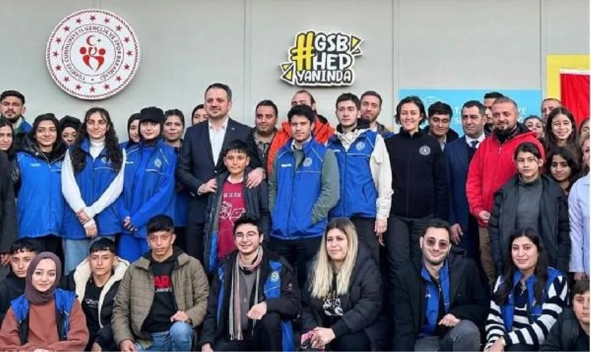 Bakan Yardımcısı Eminoğlu, Gaziantep\'te gençlerle buluştu