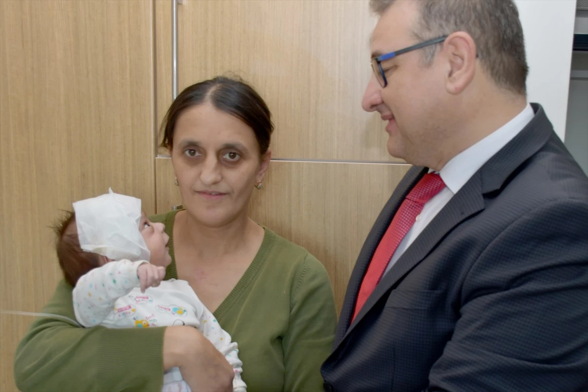Gürcistan\'da doğan bebek, KTÜ Farabi Hastanesi\'nde başarılı operasyonla tümörden kurtuldu